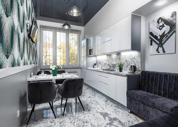 Levia Apartment-With 2 Bedrooms In The Old Town